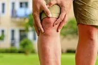 (ویدئو) دلایل آب آوردن زانو چیست؟