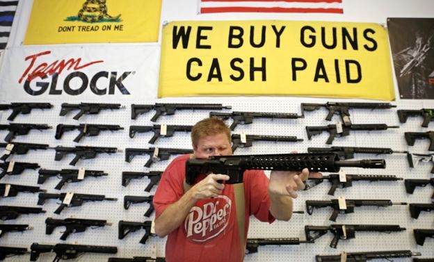 چرا آمریکایی‌ها در دوران کرونا "اسلحه" خریده‌اند؟