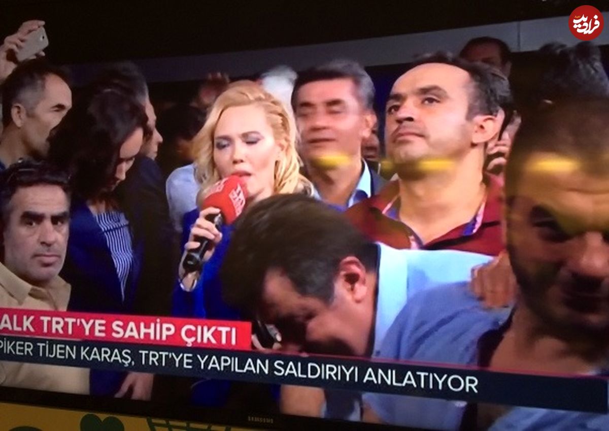 تصاویر/ مجری اعلام‌کننده کودتای ترکیه «گروگان» بود