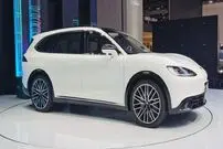 (عکس) شریک چینی خودروسازی ایلیا از جدیدترین شاسی‌بلند خود رونمایی کرد
