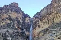 (ویدئو) نمایی از چهره زیبای بزرگترین آبشار خاورمیانه در نِیریز فارس 