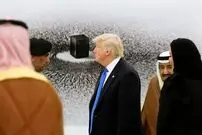 عکس/ ترامپ در کنار تصویری از خانه کعبه