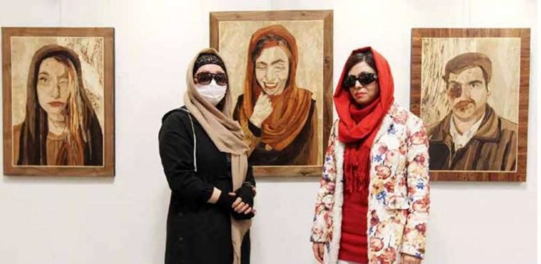 گشتی در نمایشگاه هنر‌های دستی قربانیان اسیدپاشی