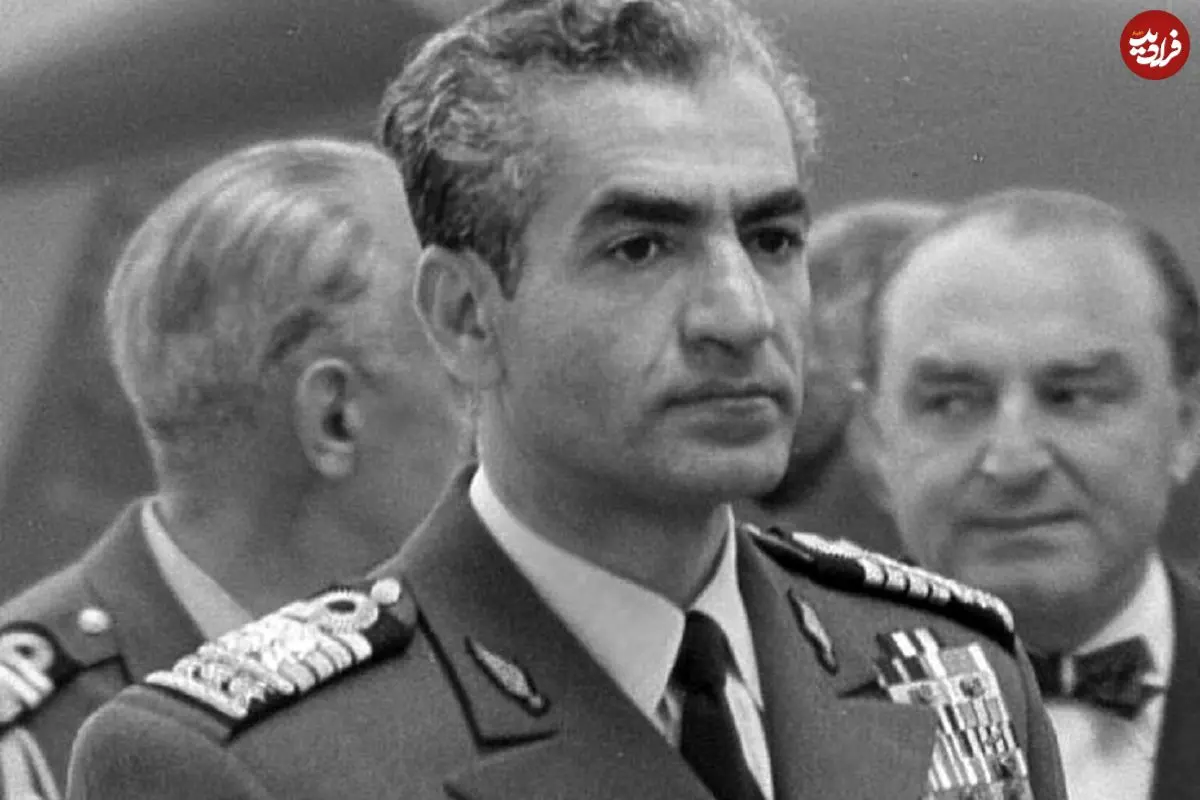 عکس| سفر در زمان؛ «محمدرضا پهلوی» در یک مراسم رسمی؛ سال 1337