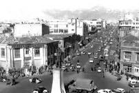 عکس؛ سفر در زمان؛ تهران دهه ۴۰؛ میدان مخبرالدوله و ماشین‌های کلاسیک خاص!