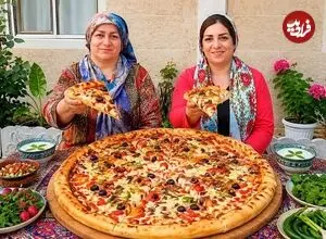ببینید| غذای روستایی در ایران؛ پخت پیتزا با مرغ و سوسیس