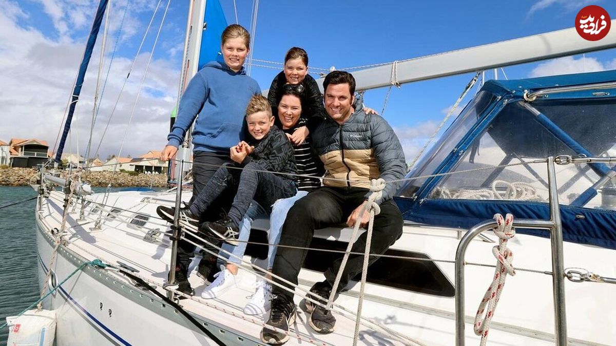 (تصاویر) جهانگردی عجیب روی قایق یک زوج با سه فرزند خردسال!