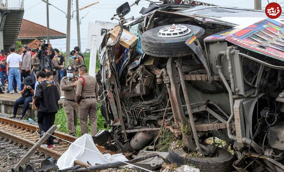 برخورد مرگبار قطار با اتوبوس در تایلند