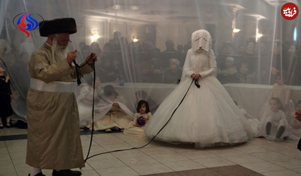 عکس/ بستن افسار به عروس در مراسم عروسی!
