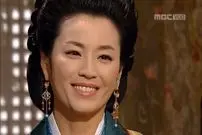 عکس| سفر زمان؛ تیپ و چهرۀ «مادر تسو» در جشن پایان سریال «جومونگ»