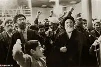 عکس نوشت/ دیدار نوروزی اعضای دولت با رهبرکبیر انقلاب