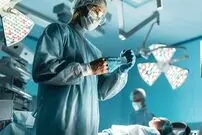 وظیفۀ پزشک چیست وقتی بیمارانش فقیر، مجرم یا بددهنند؟
