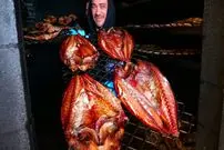 ببینید| غذای خیابانی در نیوزلند؛ تهیه ماهی دودی و خوراک ماهی و چیپس در ولینگتون