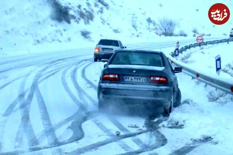 بارش برف ۹ جاده را مسدود کرد