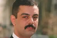 عکس| سفر زمان؛ «لطیف یحیی، بدل عدی پسر صدام» 19 سال بعد فرار از عراق و در لندن؛ سال 1390