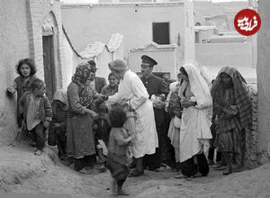 عکس؛ سفر در زمان؛ تهران، شهریور ۱۳۲۰؛ سایه‌ روشن ترس و چکمه‌های بیگانه