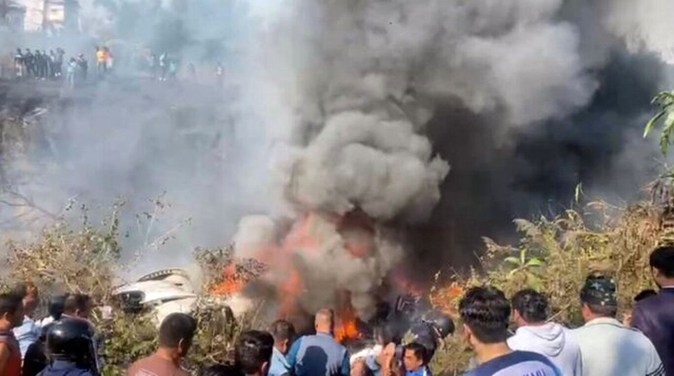 (ویدئو) سقوط هولناک هواپیمای مسافربری در نپال