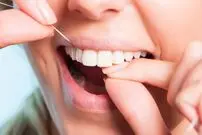 این نخ دندان بیماری‌های لثه را درمان می‌کند!