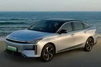 تصاویر؛ جیلی گلکسی L6 در ایران؛ مشخصات و قیمت وارداتی کرمان موتور