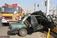 (تصاویر) برخورد شدید پژو با گاردریل و مرگ دختر جوان