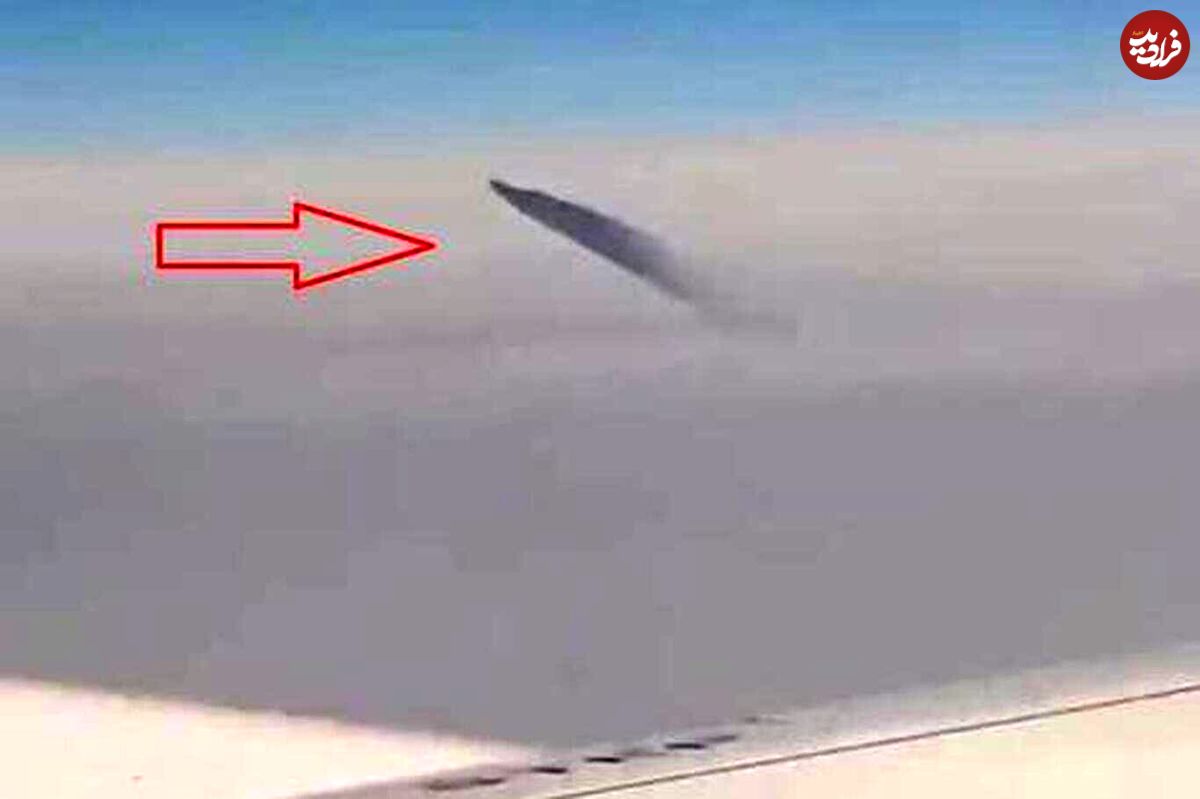 (ویدئو) دیدن شی عجیب در آسمان از پنجره هواپیما