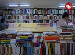 عکس؛ سفر در زمان؛ آن تابلوی کتابفروشی کوروش؛ یادآور ۵۰سال خاطرات نارنجی