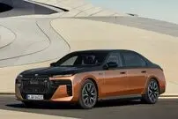 (تصاویر) همه چیز درباره M۷۰ xDrive؛ قدرتمندترین خودروی تمام الکتریکی بی‌ام‌و