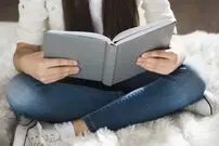 ببینید| نشستن و کتاب خواندن در چین پول‌ساز شد