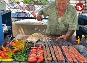 (ویدئو) غذای خیابانی در ترکیه؛ این پیرمرد 60 سال است که کباب کوبیده می فروشد