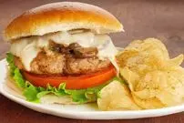 طرز تهیه برگر مرغ و قارچ به روش رستورانی