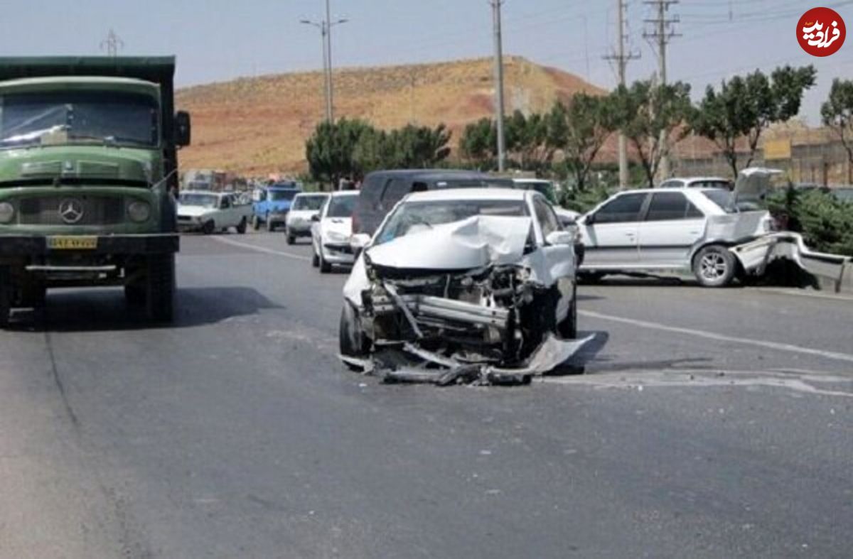 تریلی حامل خودرو در جاجرود ترمز برید