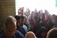مردم کار خودشان را می‌کنند