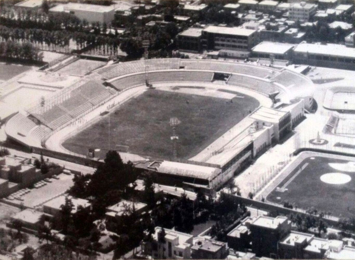 نخستین ورزشگاه پایتخت کجا بود؟