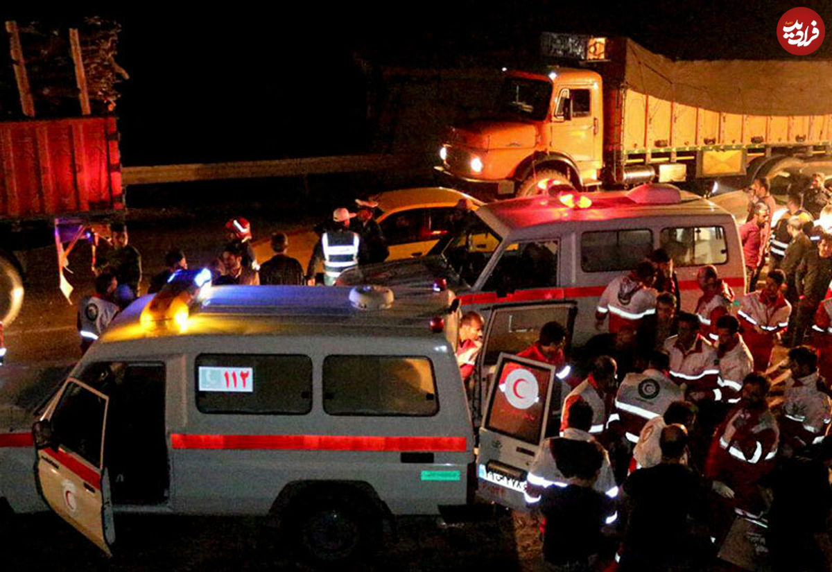 تصاویر/ واژگونی اتوبوس در جاده سوادکوه