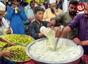 ببینید؛ غذای خیابانی در پاکستان؛ تهیه آبمیوه و میلک شیک انگور در کراچی