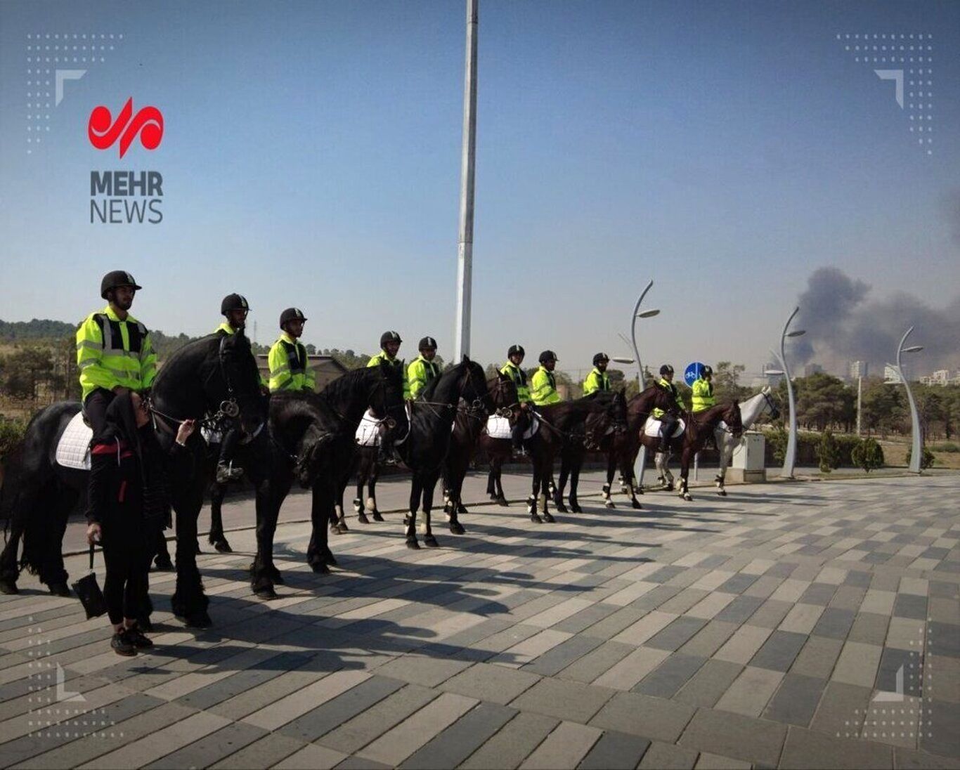 (تصاویر) حضور یگان اسب سوار در خیابان‌های تهران