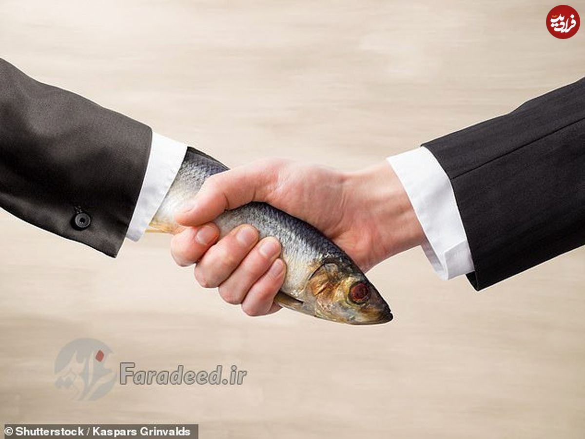 شُل دست میدهید؟ ممکن است...