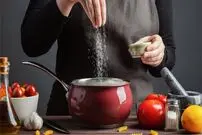 نمک هم چاق می‌کند؛ مصرف نمک را کاهش دهیم!