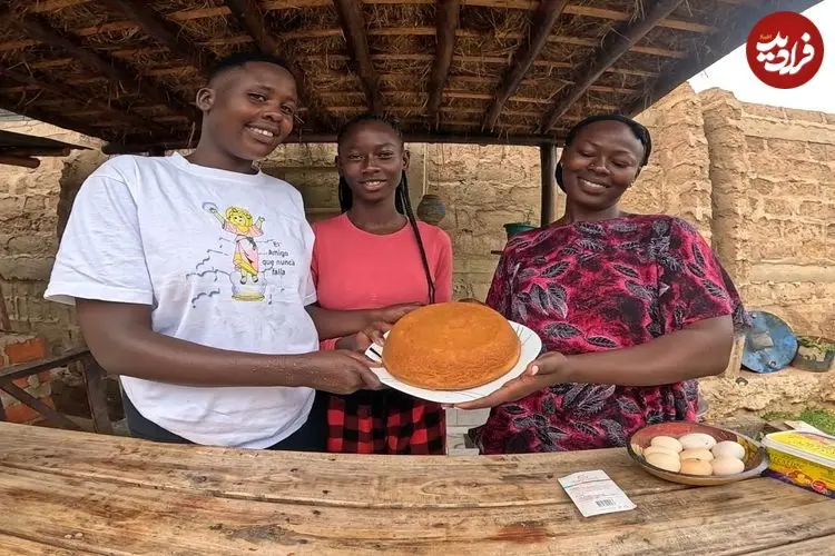 ببینید| غذای روستایی در کنیا؛ پخت کیک وانیلی در قابلمه