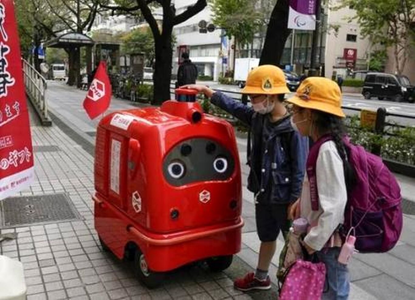 (ویدئو) ربات‌های حمل و نقل کالا در خیابان‌های توکیو