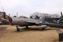 عکس؛ چین جنگنده‌ قدیمی J-۶ خود را به پهپاد تبدیل کرد