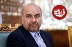 عکس؛ سفر به تاریخ؛ «محمدباقر قالیباف» در حال بررسی نقشۀ عملیاتی در سنگر؛ دهۀ 1360