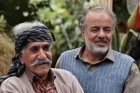 (عکس) عمو کاووس سریال نون خ در 74 سالگی با ژست و استایلی خاص در کنار دریا