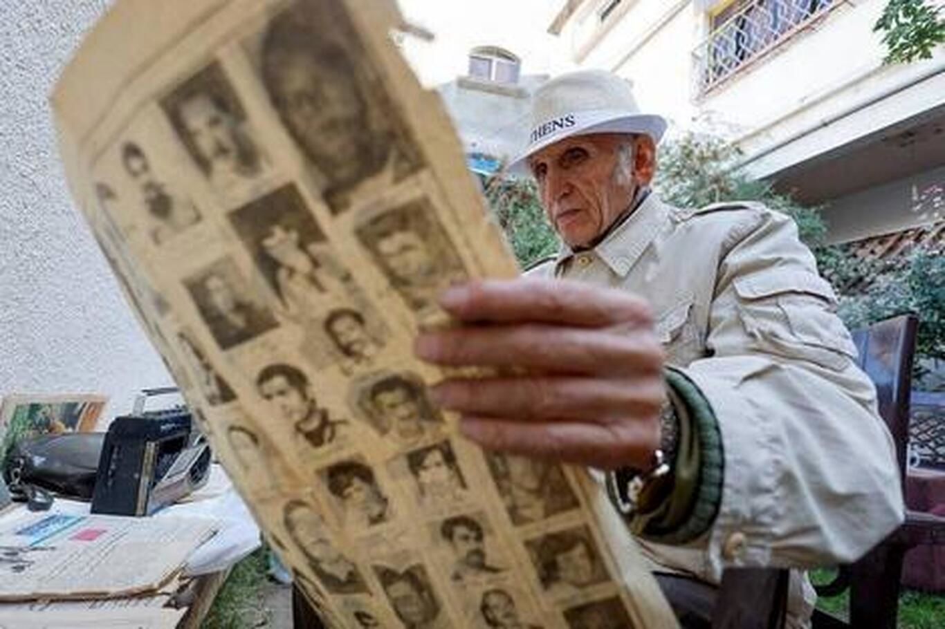 (ویدئو) مرد روزنامه‌ای غزه؛ او چگونه ۲۵ هزار نسخه را در ۵۰ سال جمع کرد؟
