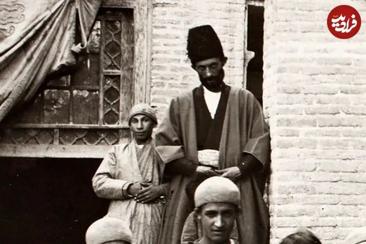 عکس| سفر زمان؛ عکس تماشایی از یک خانوادۀ ایرانی در دوران قاجار