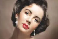 (عکس) سفر در زمان؛ دیدار «الیزابت تیلور، ملک مطیعی و پوری بنایی» در تهران؛ سال 54