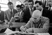 (عکس) مصدق اینجا محاکمه شد!