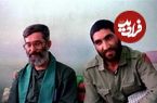 عکس؛ سفر به تاریخ؛ «شهید احمد کاظمی» در حال دریافت نشان فتح از دست رهبر انقلاب