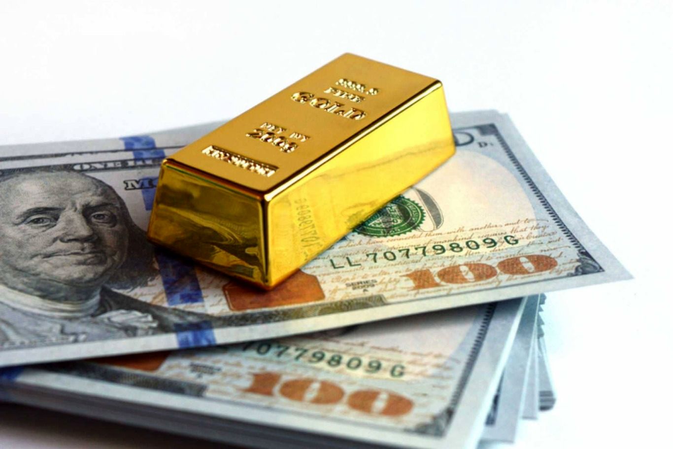 نرخ روز دلار، یورو، قیمت طلا و سکه امروز چهارشنبه ۱۳ مرداد ۱۴۰۰