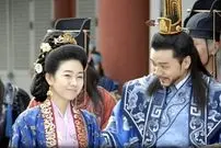 عکس| سفر به تاریخ؛ عکس یادگاری «سولان، زن تسو» با «مادرشوهرش» در پشت‌صحنه سریال «جومونگ»